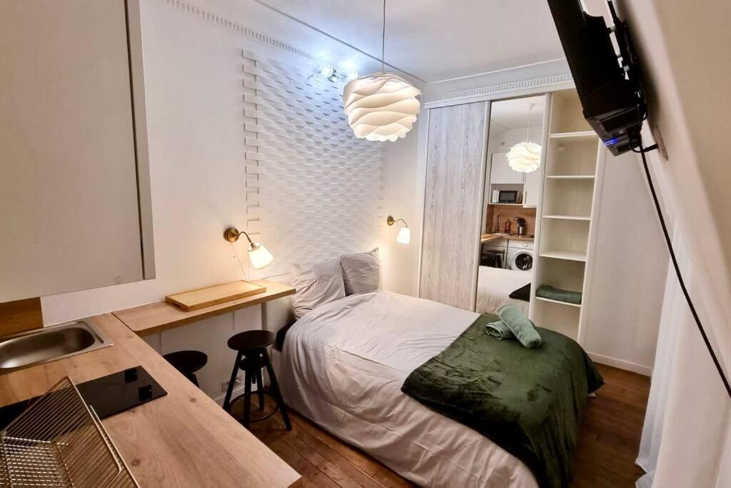 Champs-Elysees - Suite For 2 People Paris Exterior photo