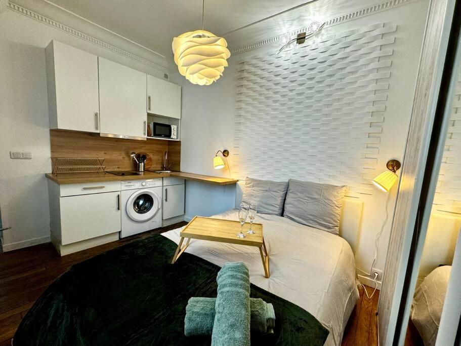 Champs-Elysees - Suite For 2 People Paris Exterior photo